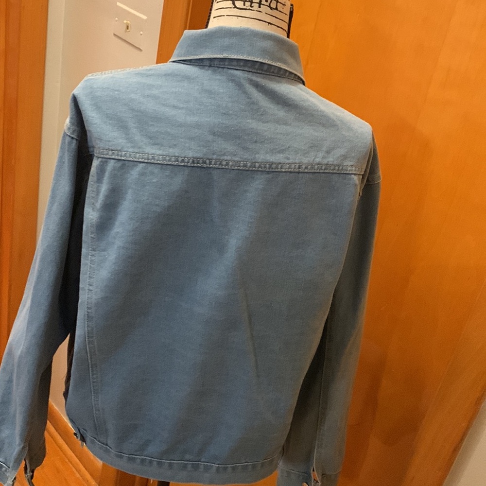 No name brand light blue denim jacket - Picture 5 of 8